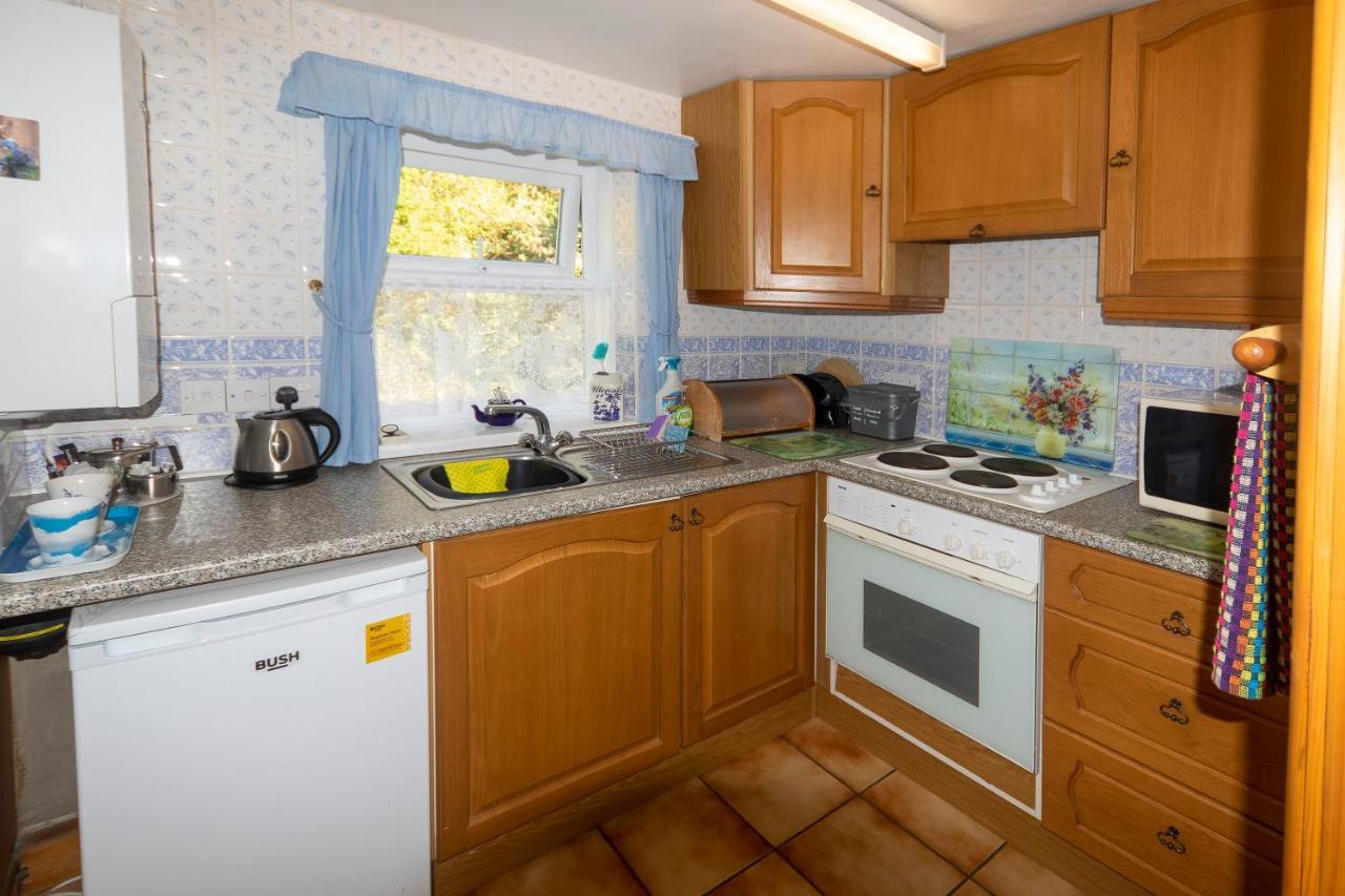 Rosebud Cottage Romantic Cottage For A Couple Fishguard Eksteriør bilde
