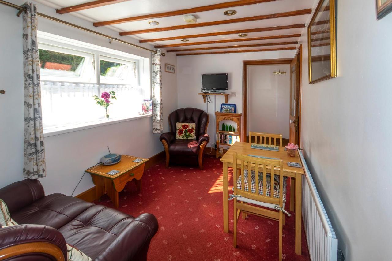 Rosebud Cottage Romantic Cottage For A Couple Fishguard Eksteriør bilde