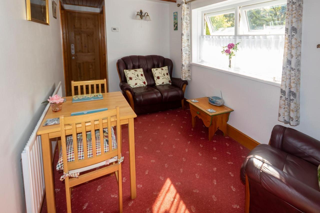 Rosebud Cottage Romantic Cottage For A Couple Fishguard Eksteriør bilde