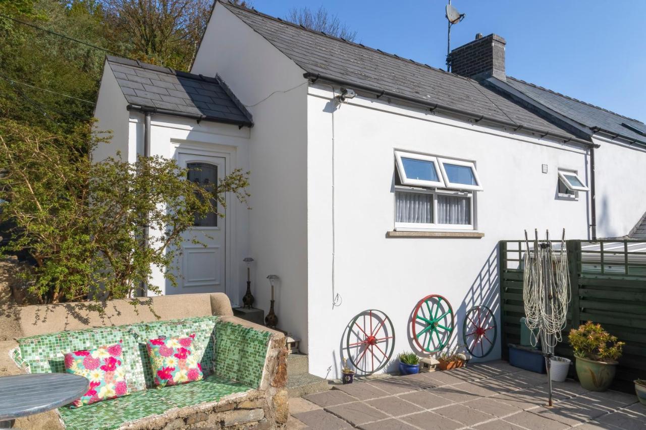 Rosebud Cottage Romantic Cottage For A Couple Fishguard Eksteriør bilde